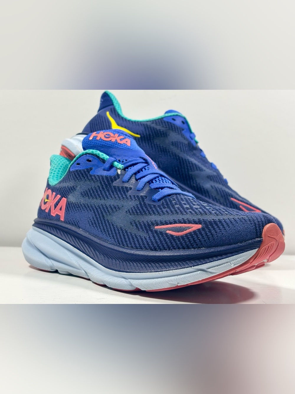Hoka Clifton 9 Women’s 7 Running Shoes Blue/Coral EUC